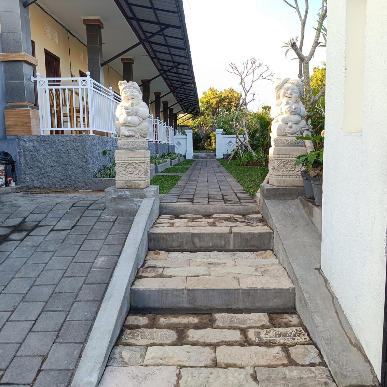 Prayoga Homestay อูงาซัน ภายนอก รูปภาพ