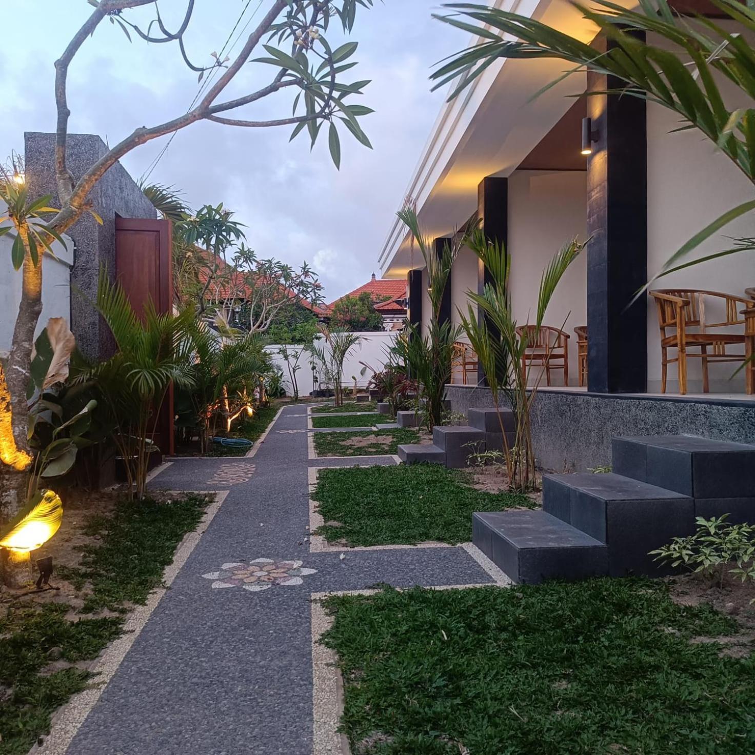 Prayoga Homestay อูงาซัน ภายนอก รูปภาพ